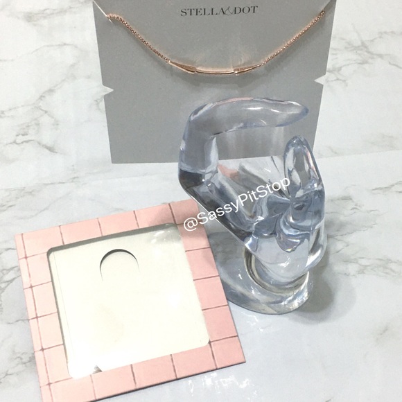 Stella & Dot Rose Gold Pave Arrow Cancer Awareness Warrior Bracelet - Picture 7 of 10